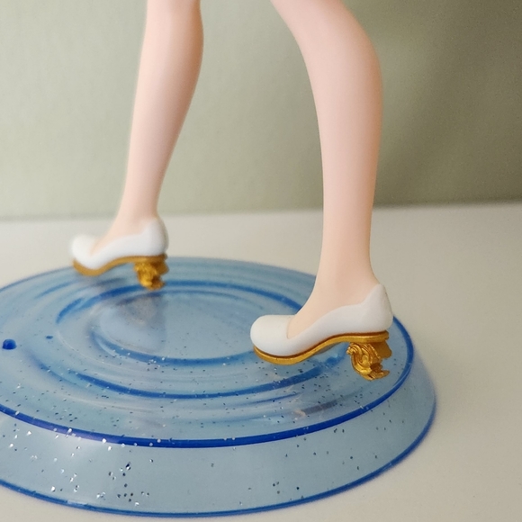 Rem Elegant Figure - Picture 6 of 7